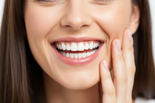 Diş Beyazlatma ile Parlak ve Estetik Gülüşler